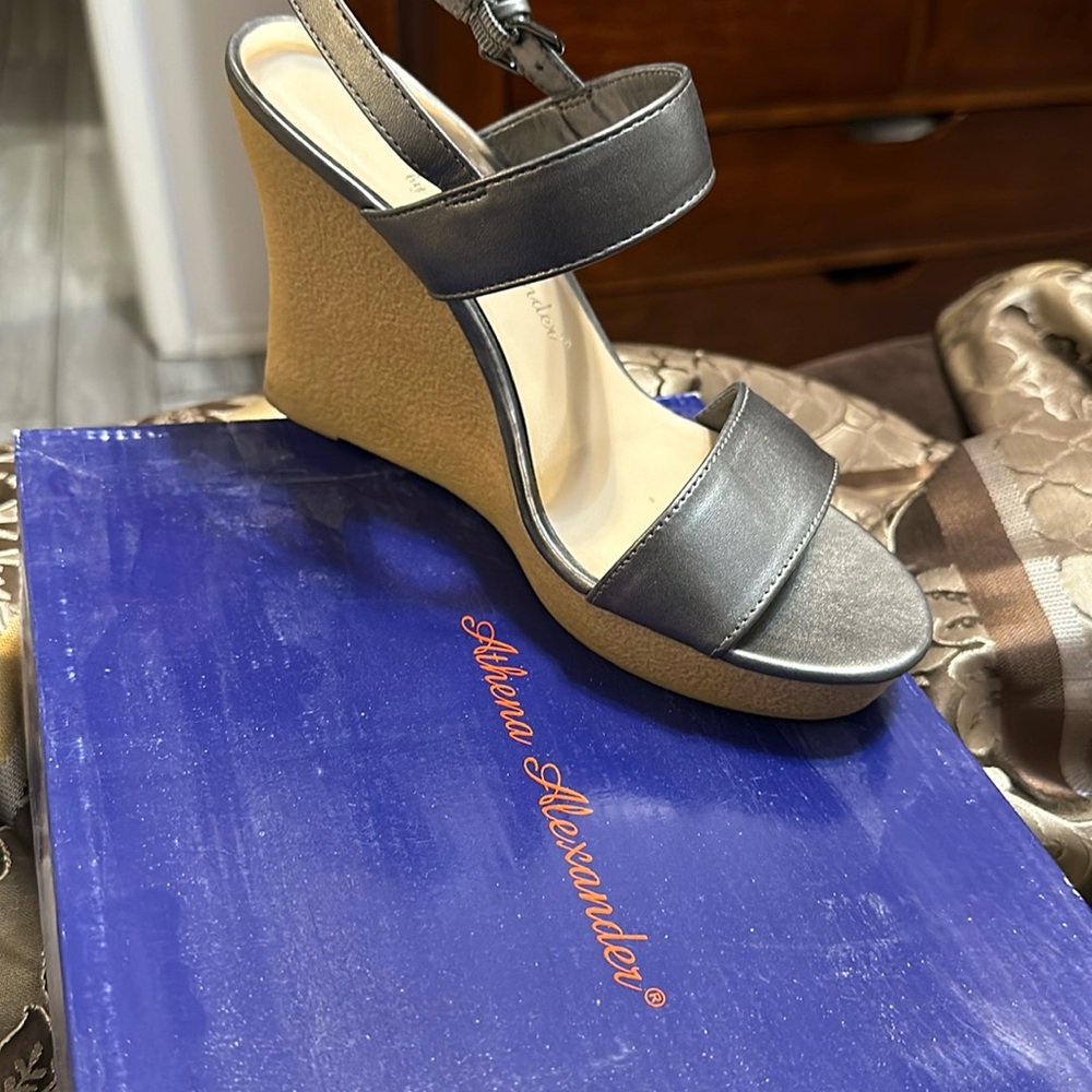 Pewter platform